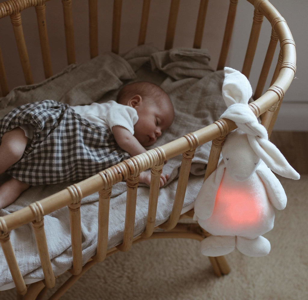 Einschlafhilfe Baby - Kuscheltier MOONIE Hase | Little Baby Pocket