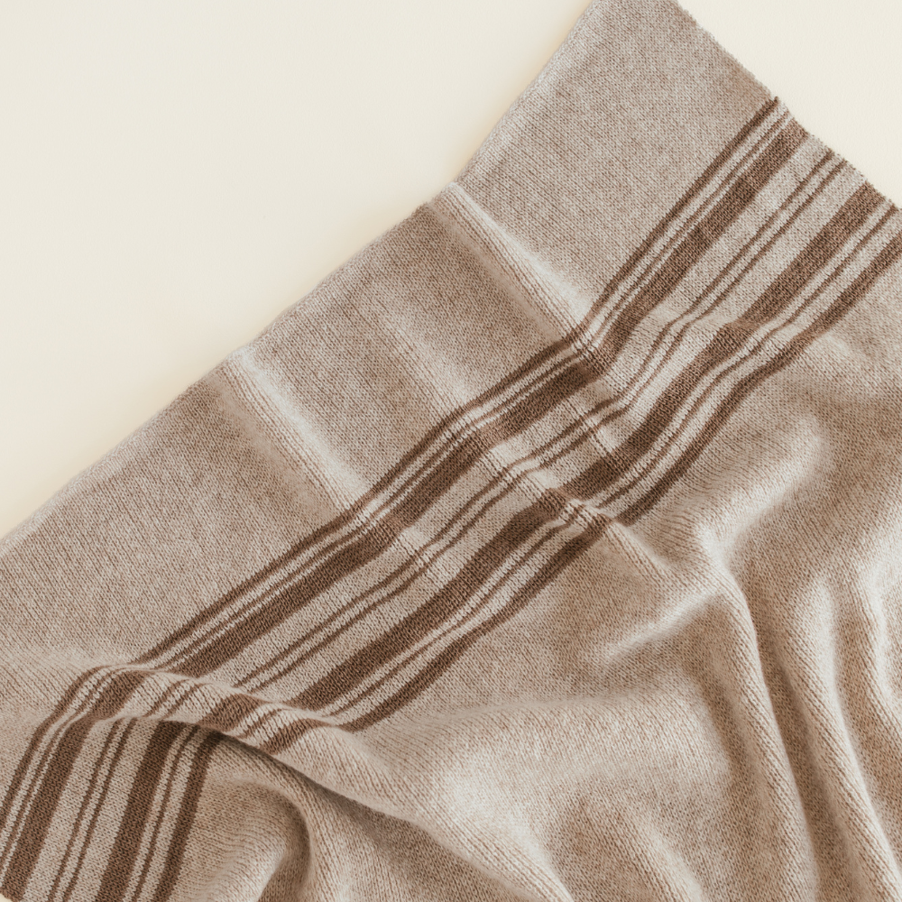 Hvid Babydecke Gilbert Sand / Walnut - Little Baby Pocket
