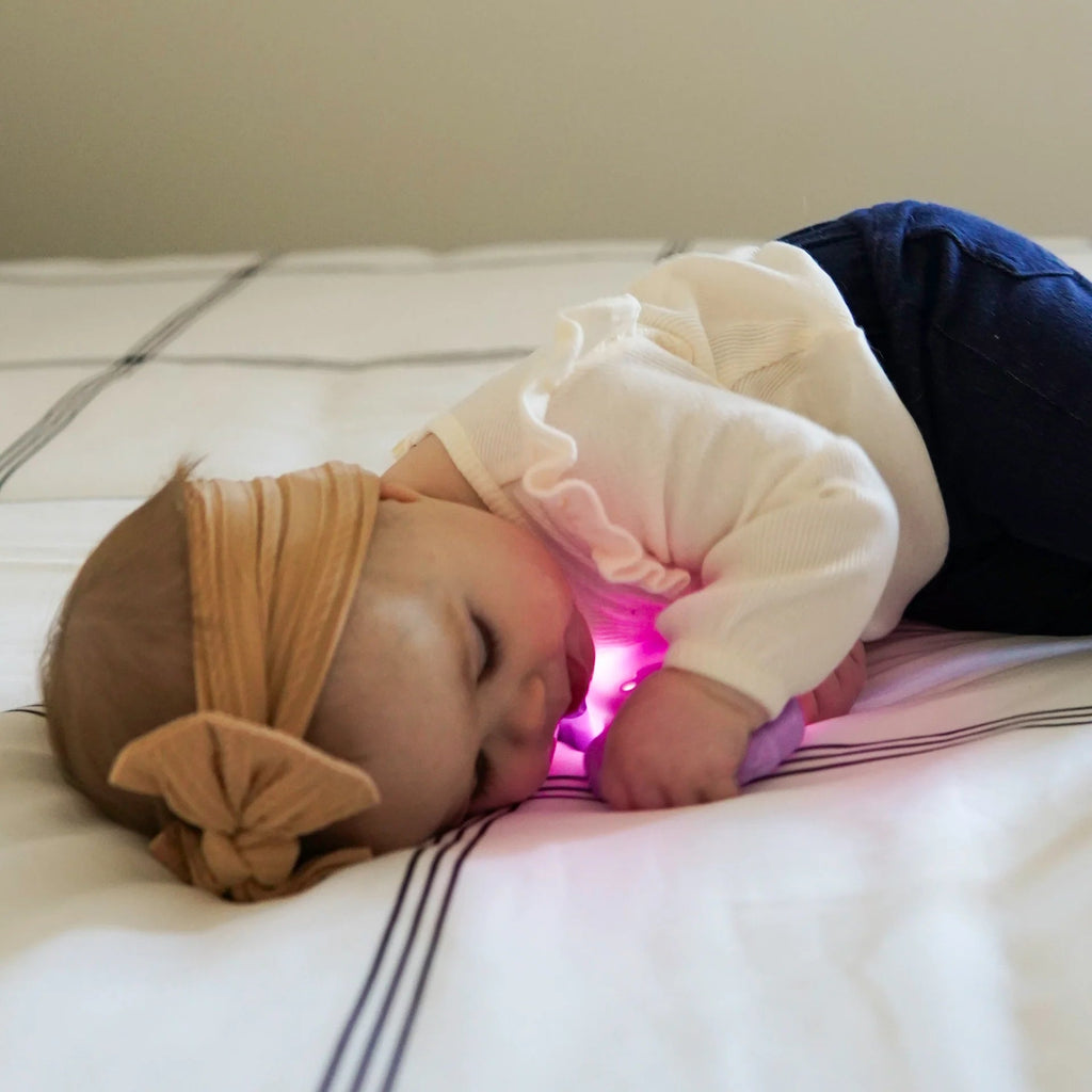 Glo pals - Der Glo Pals Light - Up Rassel Lila