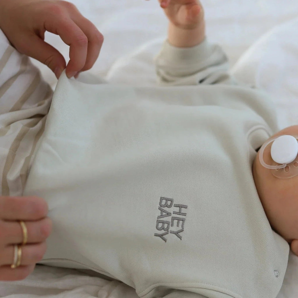 HEY BABY Sweatshirt - Little Baby Pocket