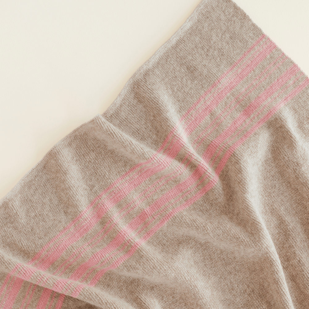 Hvid Babydecke Gilbert Sand / Bubblegum - Little Baby Pocket