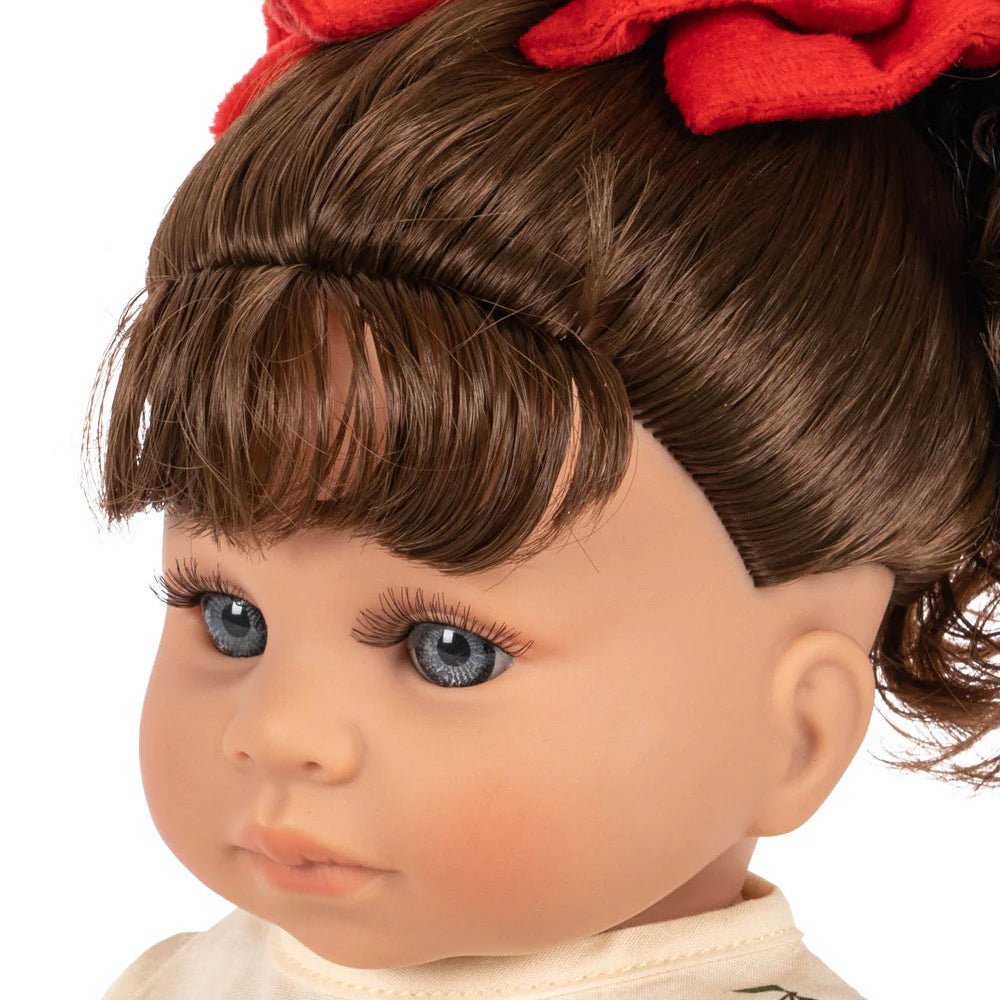 Konges Sløjd Odette Puppe 42cm mit Kirschkleid und langen Haaren - Little Baby Pocket