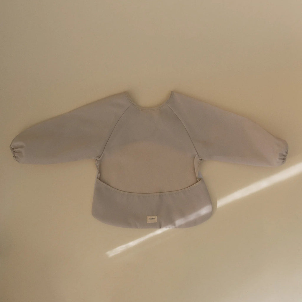 Lätzchen "Mushie Longsleeve Fog" - Little Baby Pocket