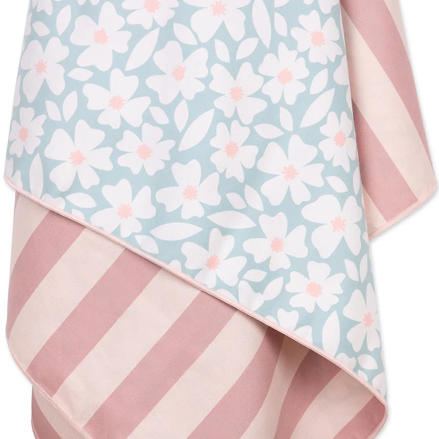 Swim Essentials - Mikrofaser Strandtuch "Green Flowers"