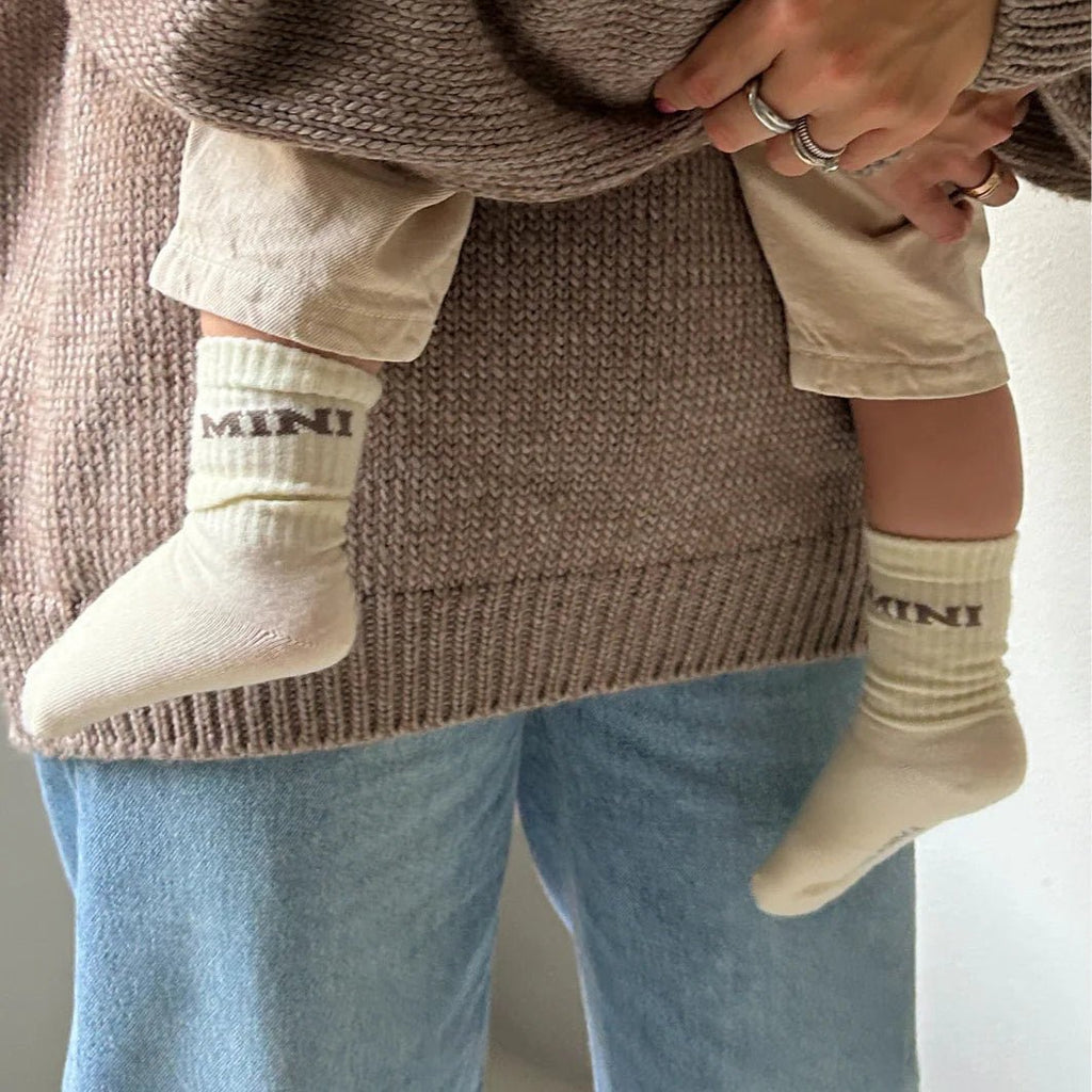 MINI College Babysocken aus Merinowolle – Taupe, Partnerlook - Little Baby Pocket
