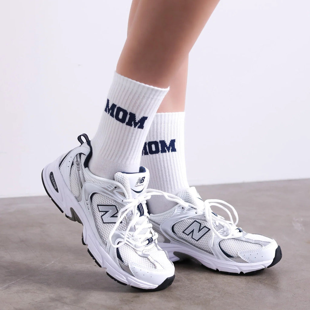 Famvibes - MOM College Socken