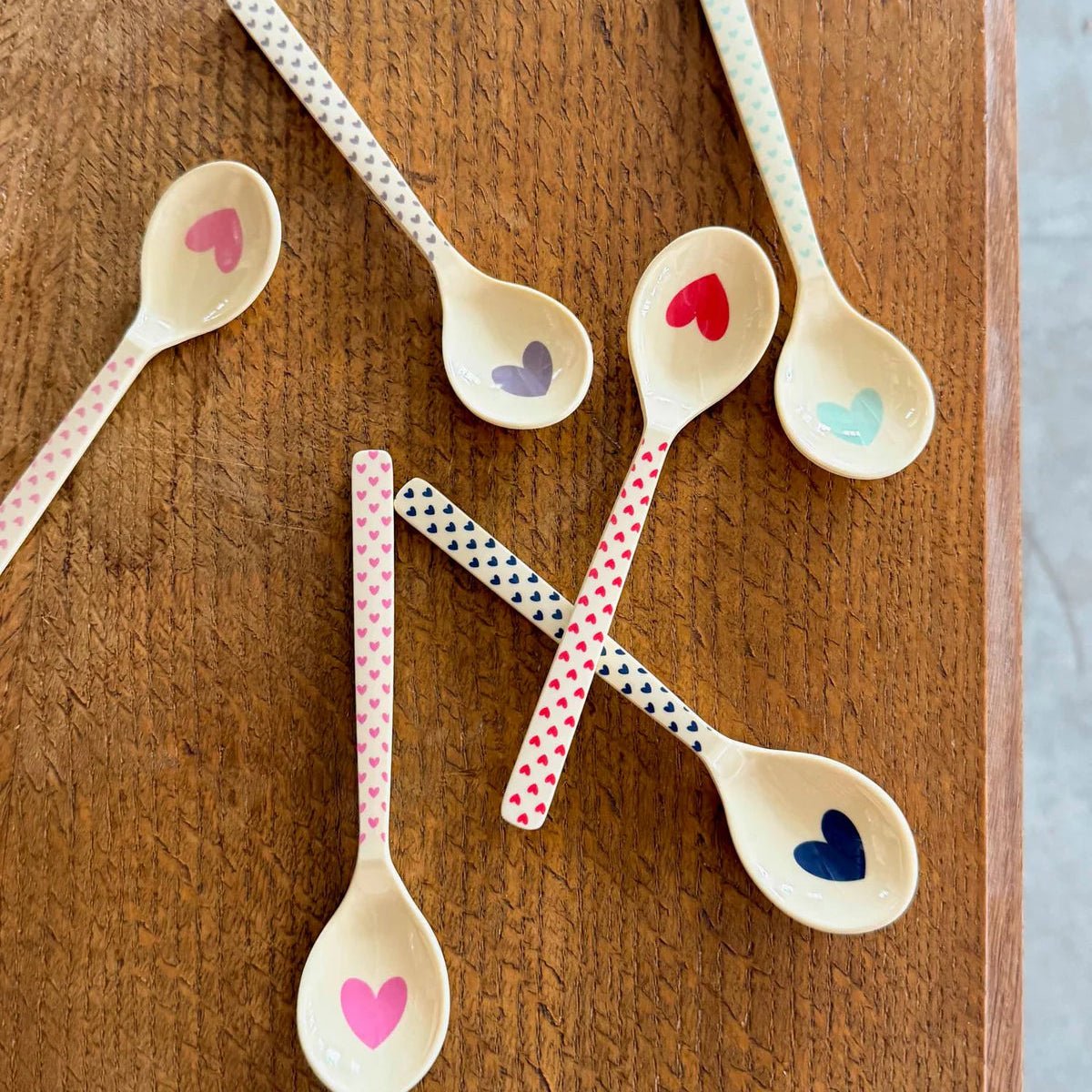 rice Teelöffel Hearts Print – Bunter Melamin-Löffel für jeden Anlass – Little Baby Pocket