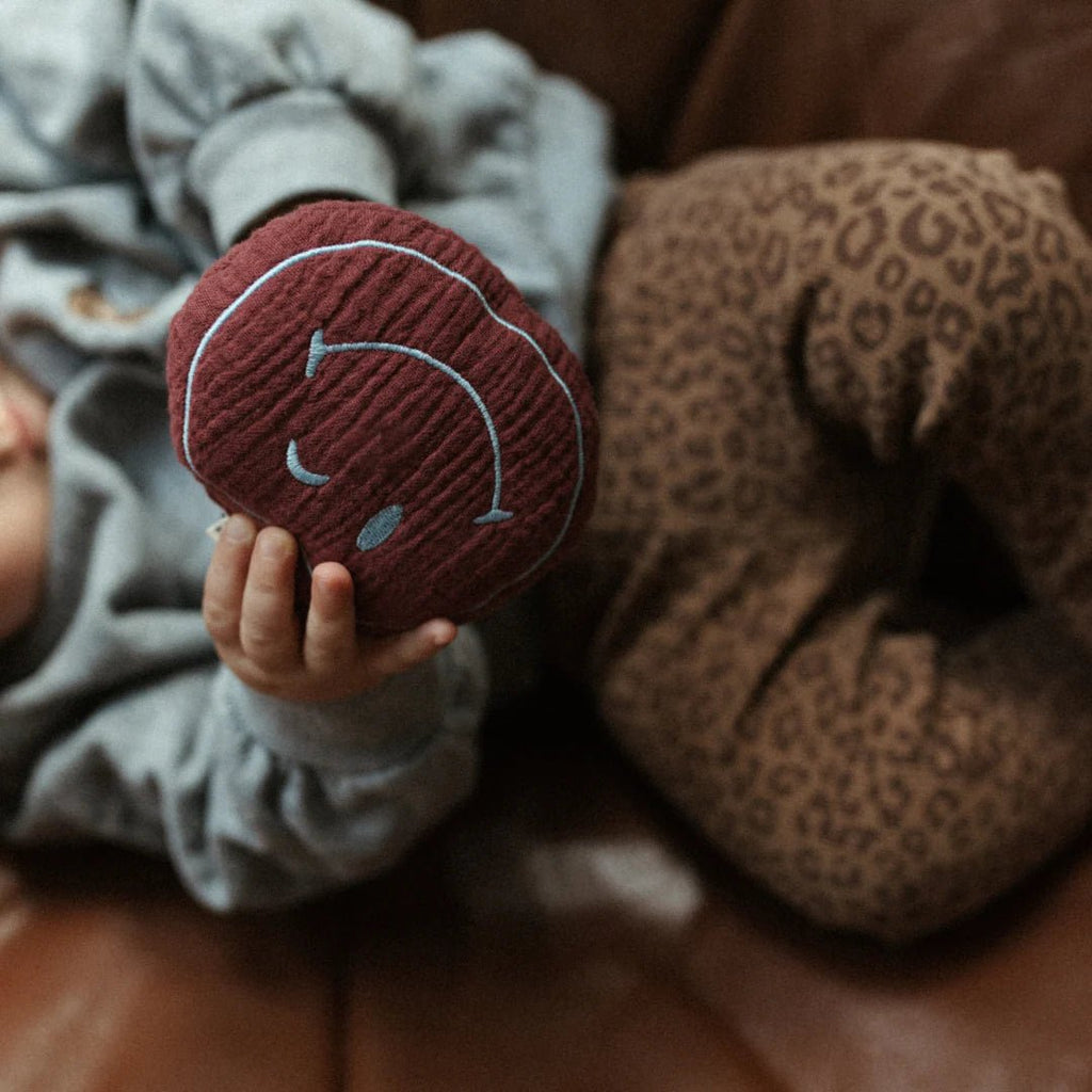 Atelier Pomme - Schnulleranhänger POMME "Burgundy Boo"